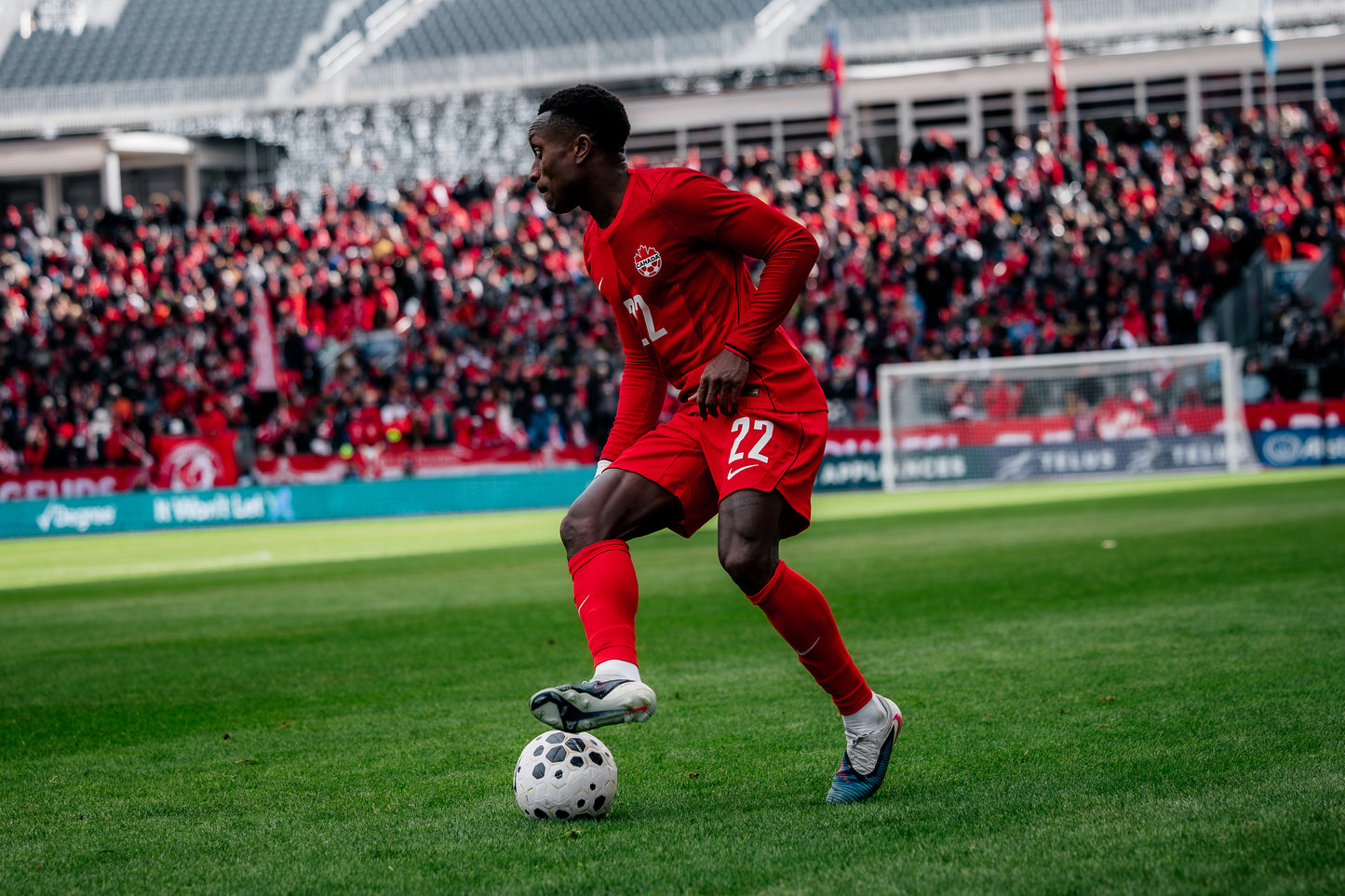 Soccer Celebration 2026 Autographed Richie Laryea #22 Candle