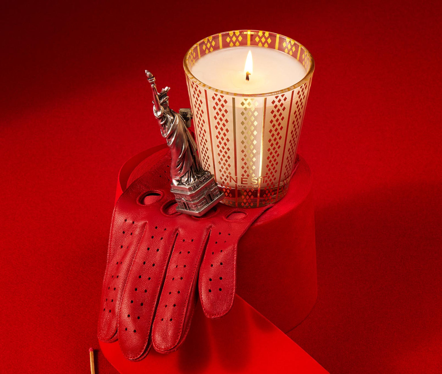 NEST Holiday Candle - Thumbnail 3